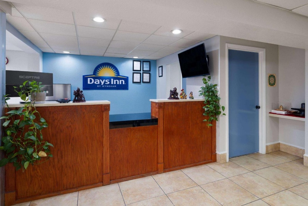 Days Inn by Wyndham Montgomery I-85