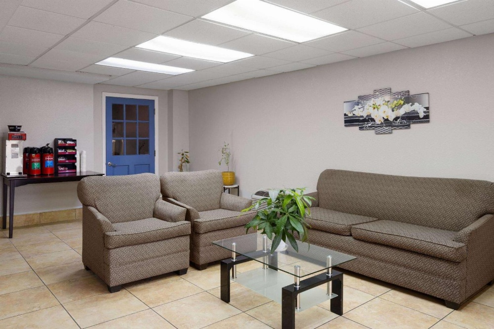 Days Inn by Wyndham Montgomery I-85